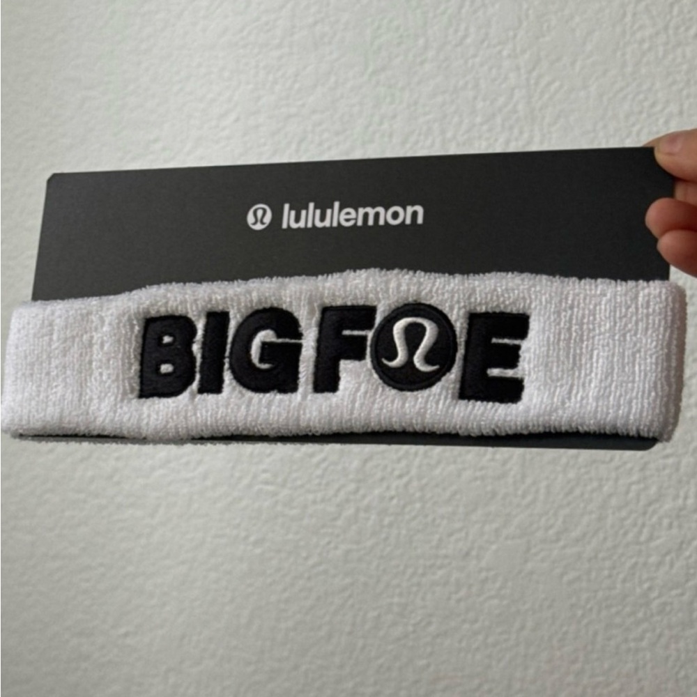 Lululemon Athletica rare White and Black BIGFOE 🏓🎾 headband 2024